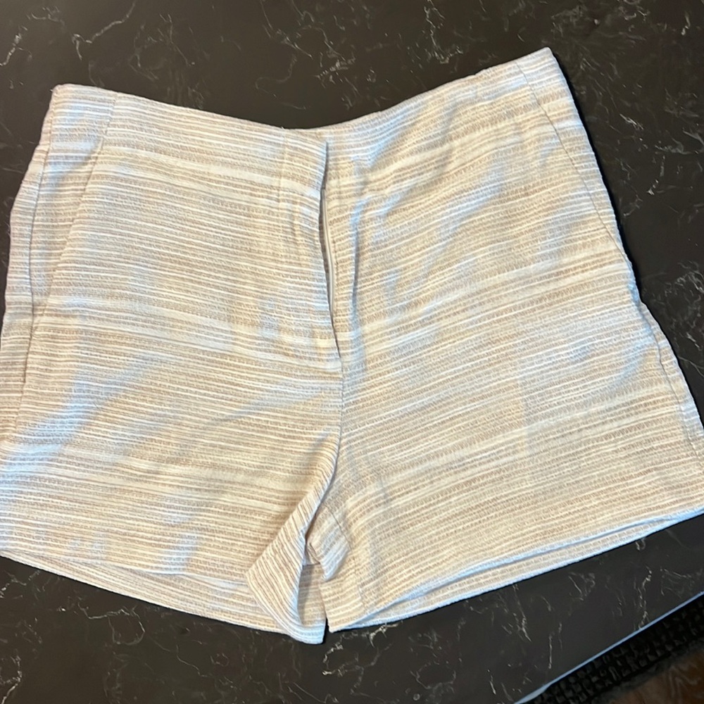 Loft linen blend tan shorts. High waisted trouser style, size 4.